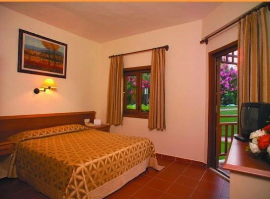 Belinda Beach Club Kumkoy Room photo